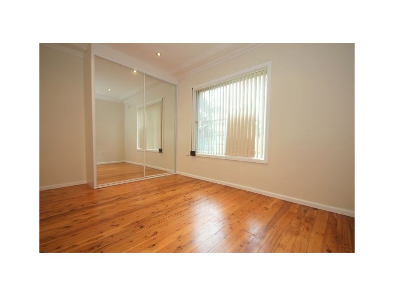 37 Endeavour Road, Georges Hall NSW 2198