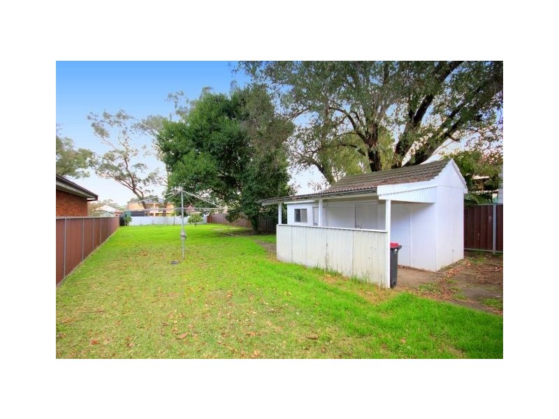 37 Endeavour Road, Georges Hall NSW 2198