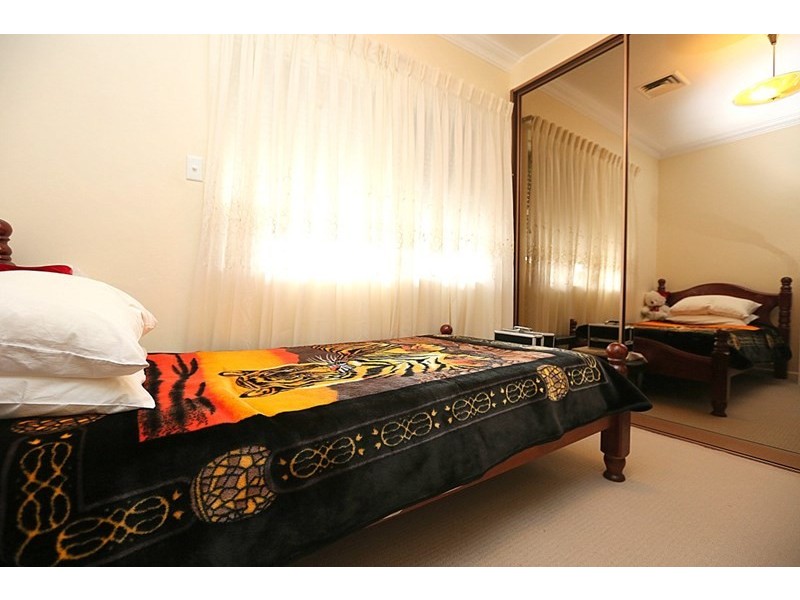 105 Flinders Road, Georges Hall NSW 2198