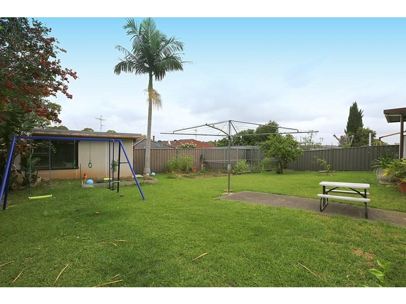 105 Flinders Road, Georges Hall NSW 2198