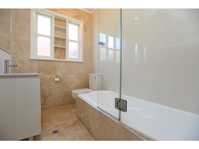 8 Georges Crescent, Georges Hall NSW 2198