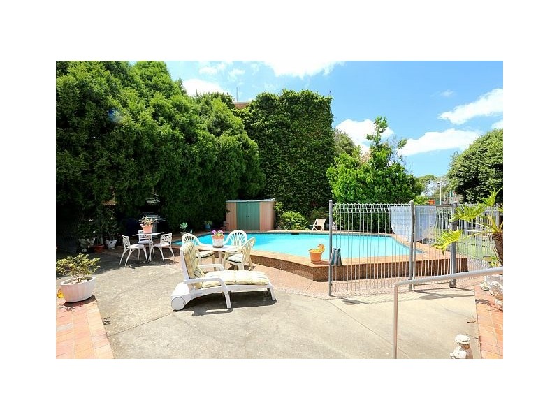 51 Sturt Avenue, Georges Hall NSW 2198