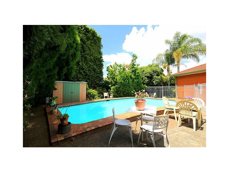 51 Sturt Avenue, Georges Hall NSW 2198