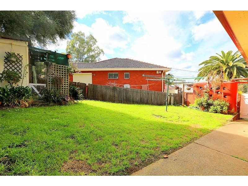 12 Faith Court, Georges Hall NSW 2198