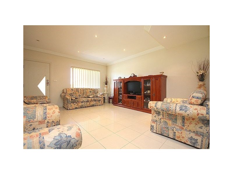 23 Kurrajong Avenue, Georges Hall NSW 2198