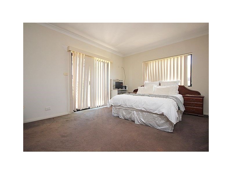 23 Kurrajong Avenue, Georges Hall NSW 2198