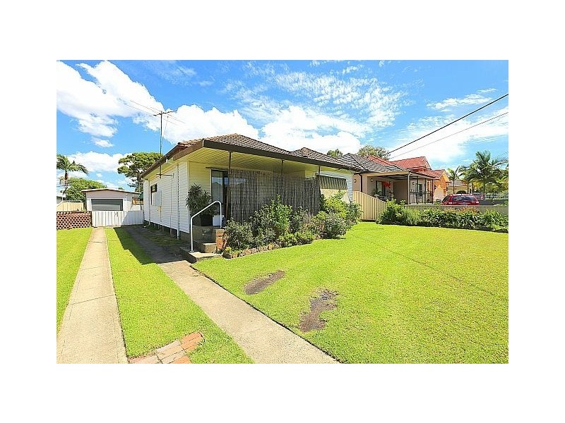 28 Fifth Avenue, Condell Park NSW 2200