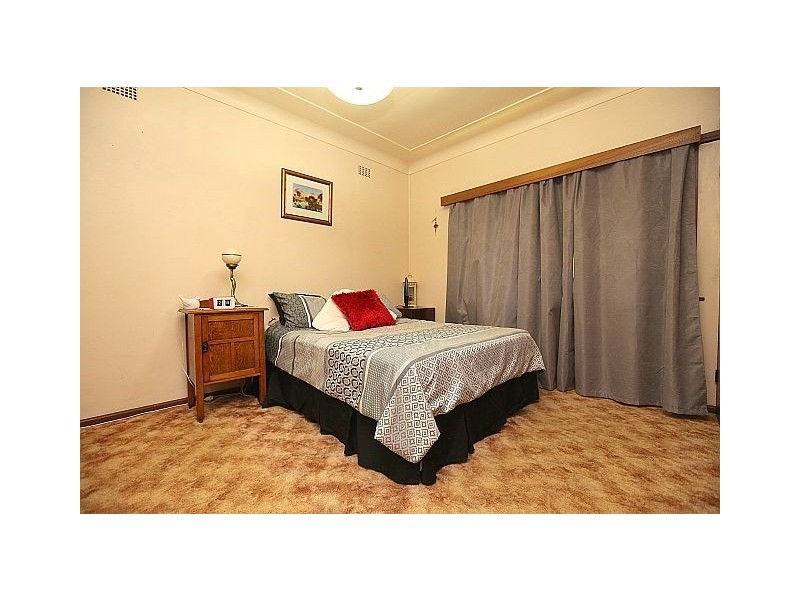 28 Fifth Avenue, Condell Park NSW 2200