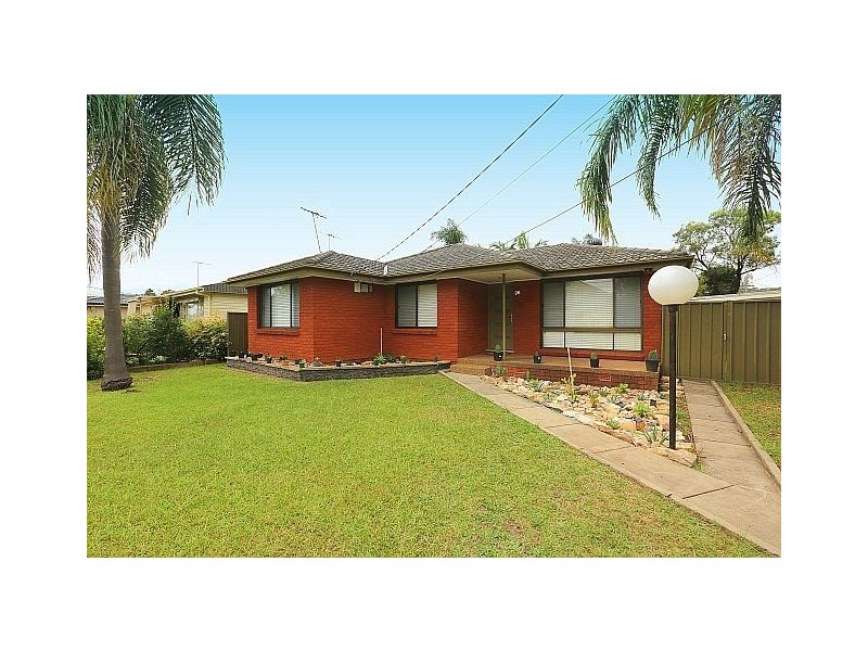 26 Amaroo Avenue, Georges Hall NSW 2198