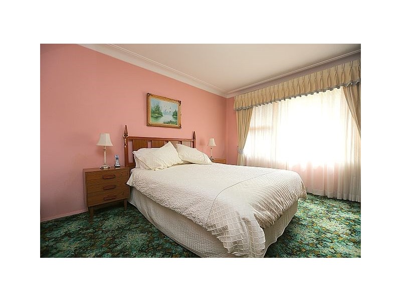 18 Suva Crescent, Greenacre NSW 2190