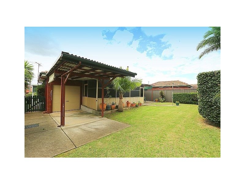 18 Suva Crescent, Greenacre NSW 2190