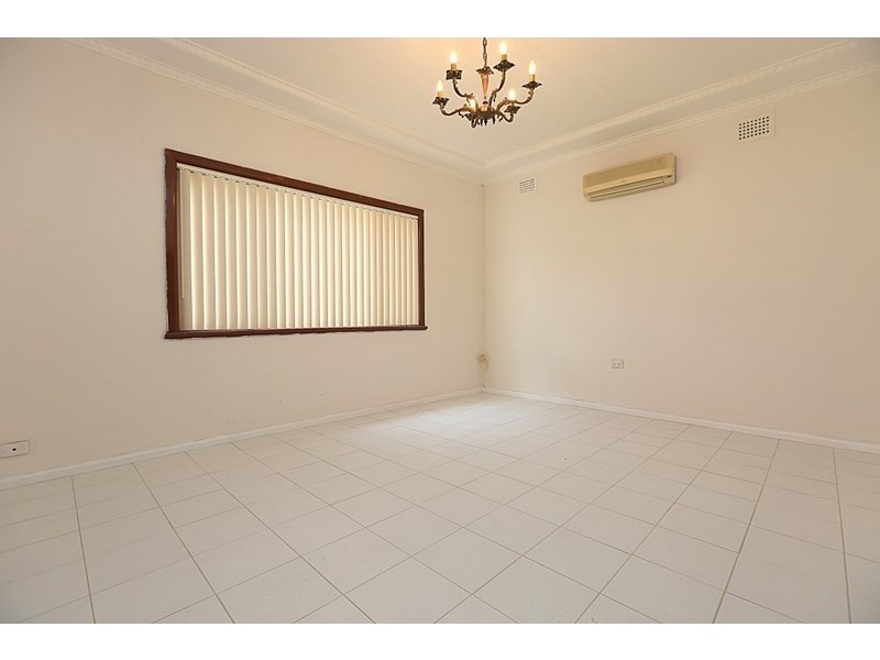 156 Rex Road, Georges Hall NSW 2198