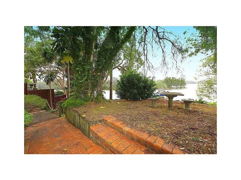 228 Henry Lawson Drive, Georges Hall NSW 2198