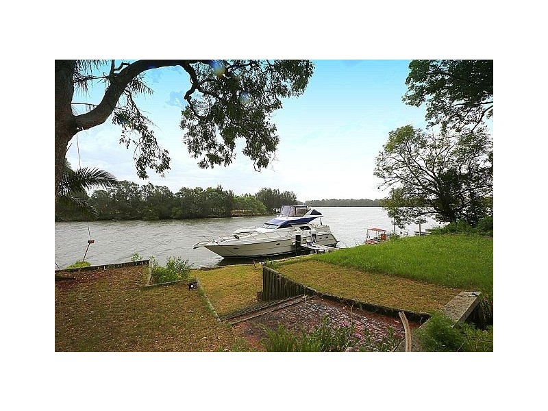 228 Henry Lawson Drive, Georges Hall NSW 2198