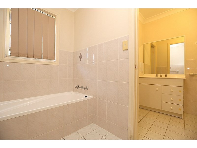 2/8 Lee Street, Condell Park NSW 2200