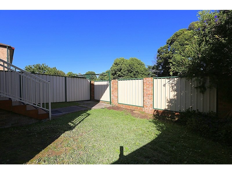 2/8 Lee Street, Condell Park NSW 2200