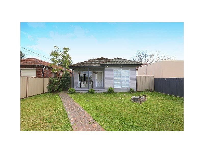 54 Endeavour Road, Georges Hall NSW 2198