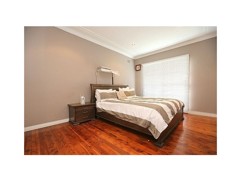 54 Endeavour Road, Georges Hall NSW 2198