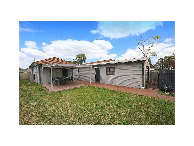 54 Endeavour Road, Georges Hall NSW 2198