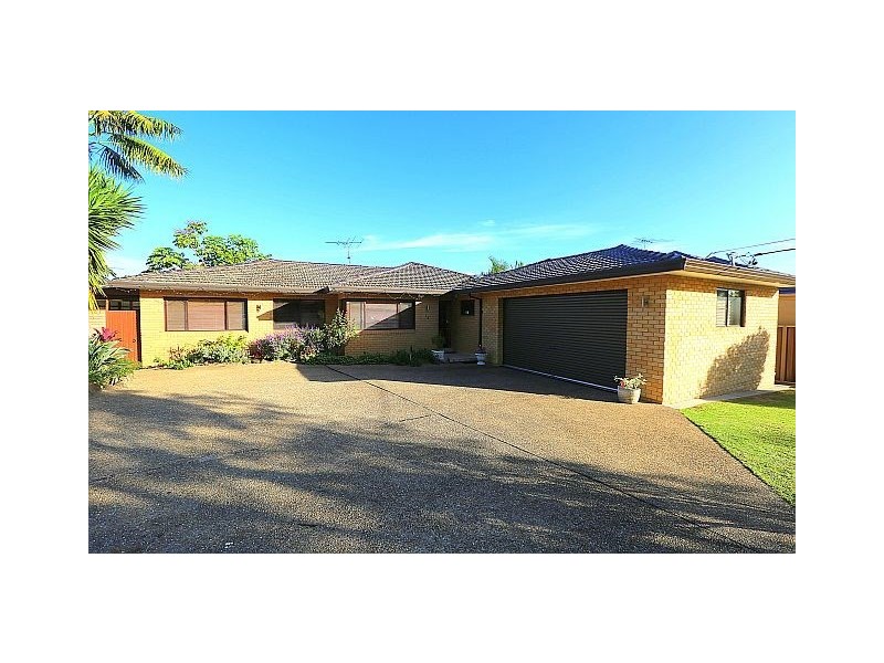 13 Josephine Crescent, Georges Hall NSW 2198