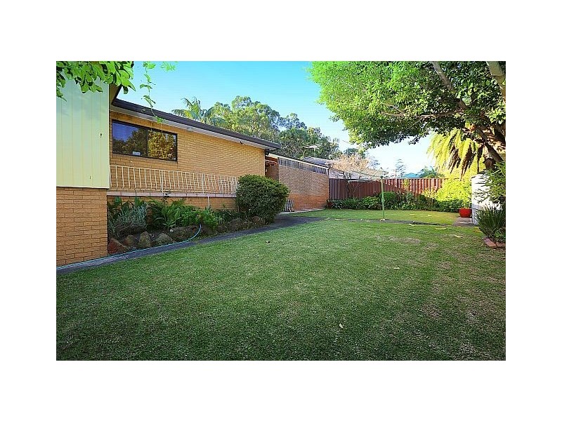 13 Josephine Crescent, Georges Hall NSW 2198