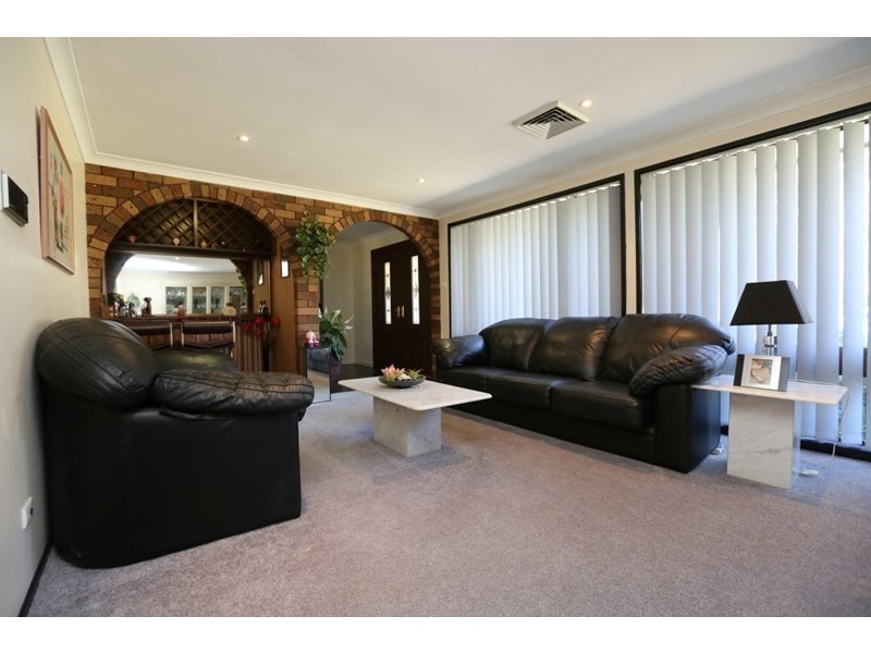 21 Pennington Avenue, Georges Hall NSW 2198