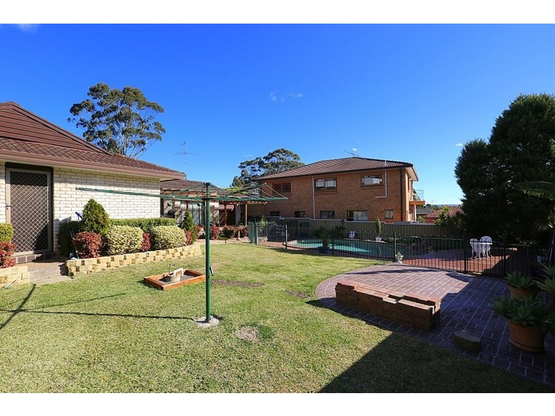 21 Pennington Avenue, Georges Hall NSW 2198