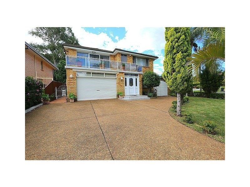 8 Pasley Road, Georges Hall NSW 2198