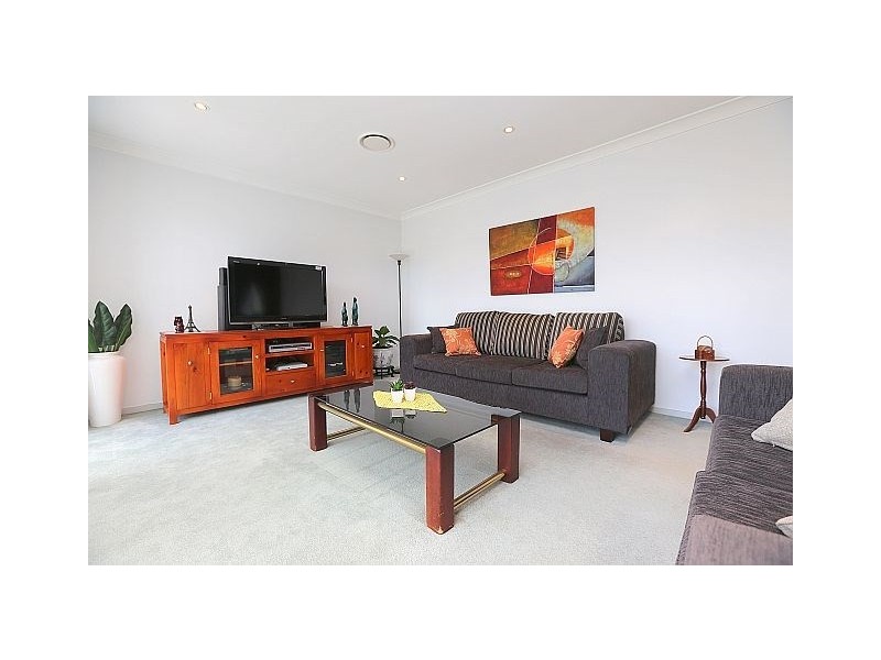 8 Pasley Road, Georges Hall NSW 2198