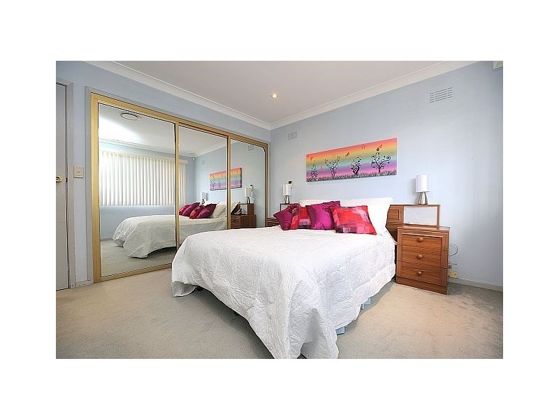 8 Pasley Road, Georges Hall NSW 2198