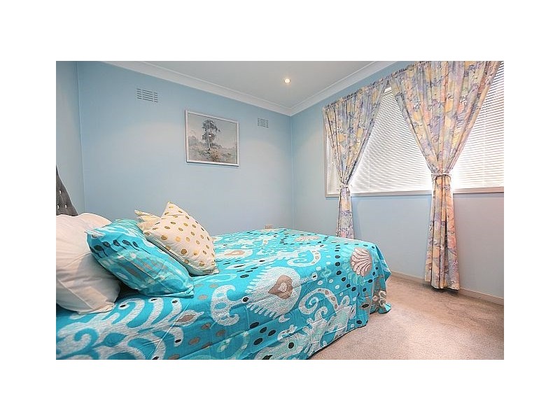 8 Pasley Road, Georges Hall NSW 2198