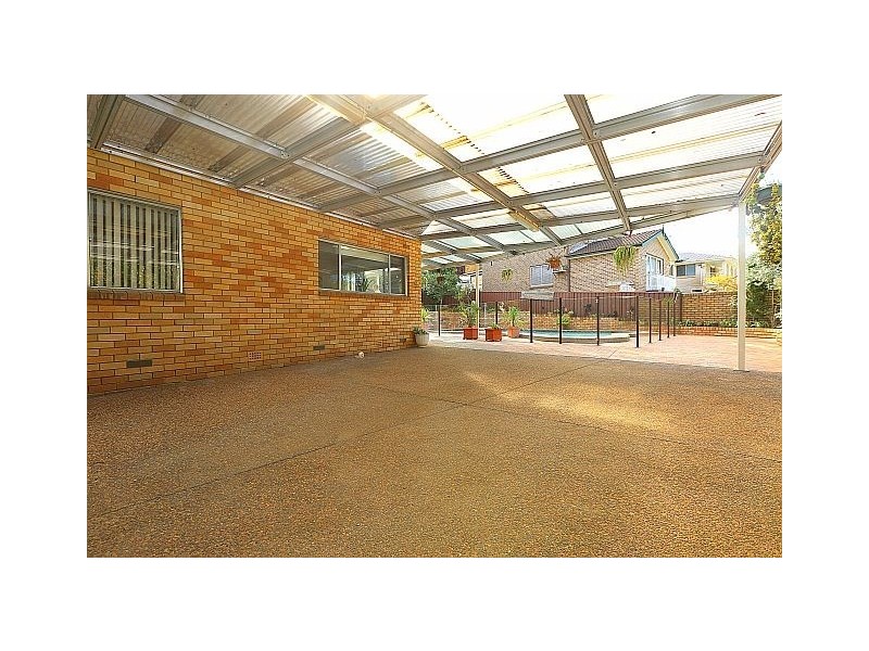 8 Pasley Road, Georges Hall NSW 2198