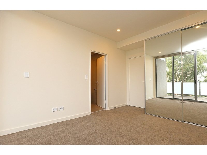 B401/2 Rowe Drive, Potts Hill NSW 2143