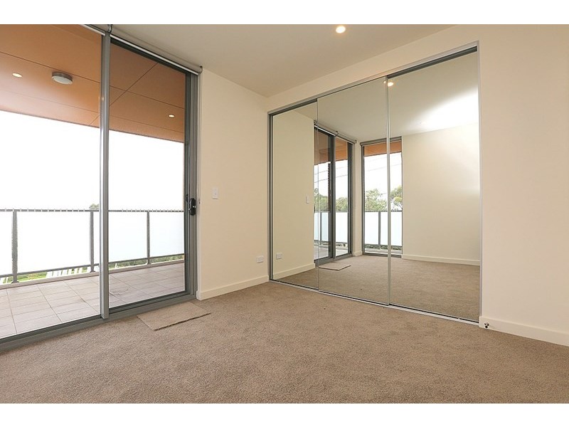 B401/2 Rowe Drive, Potts Hill NSW 2143
