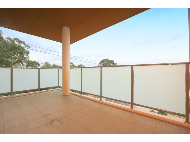 B401/2 Rowe Drive, Potts Hill NSW 2143