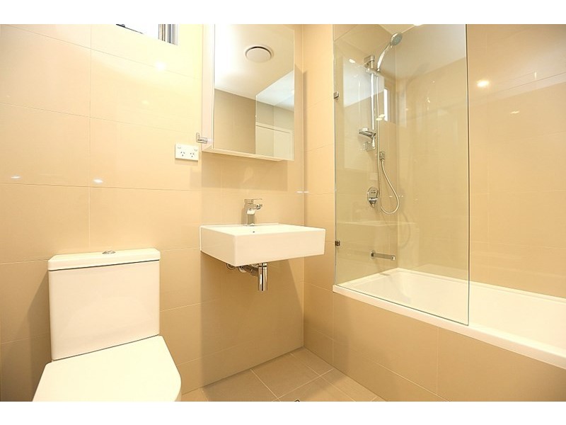 B401/2 Rowe Drive, Potts Hill NSW 2143