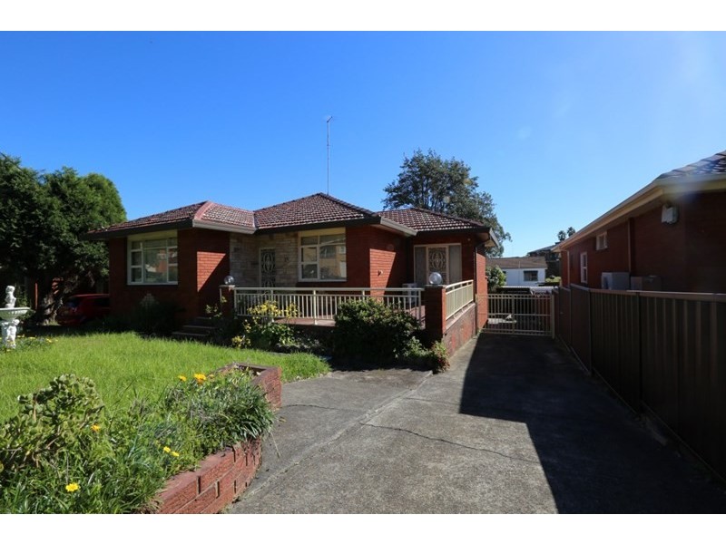 18 Wren Street, Condell Park NSW 2200