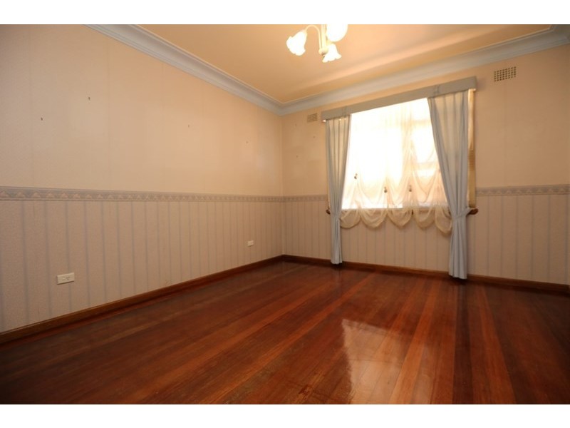 18 Wren Street, Condell Park NSW 2200