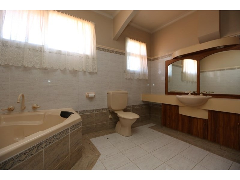 18 Wren Street, Condell Park NSW 2200