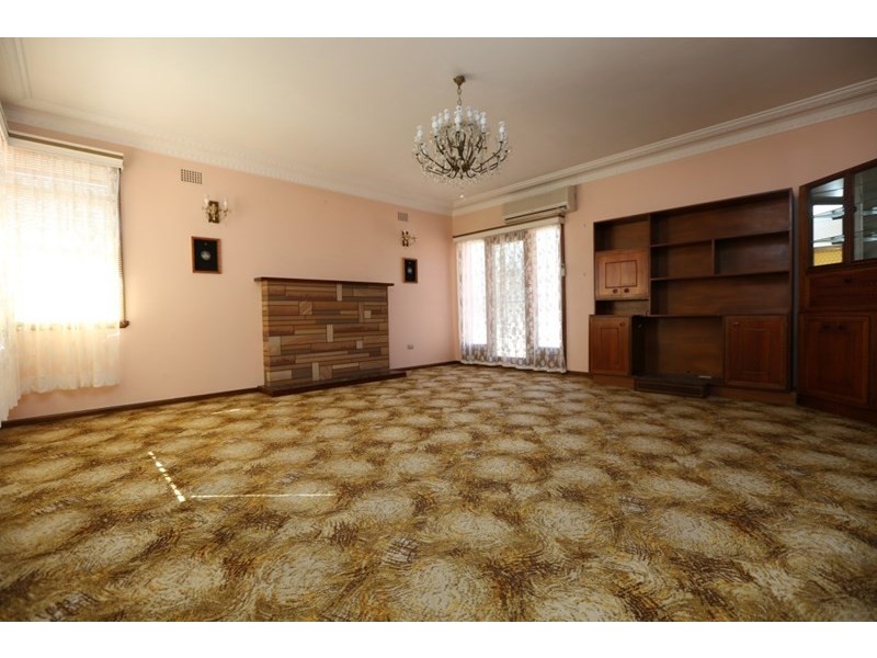 18 Wren Street, Condell Park NSW 2200