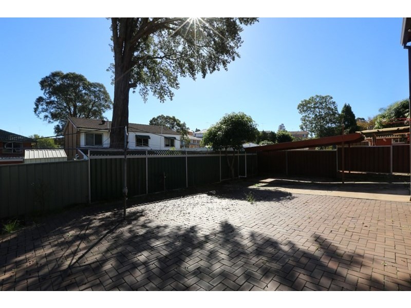 18 Wren Street, Condell Park NSW 2200