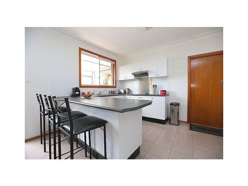 4 Arana Close, Georges Hall NSW 2198