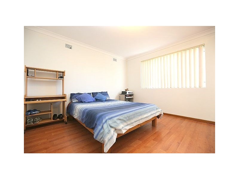 4 Arana Close, Georges Hall NSW 2198