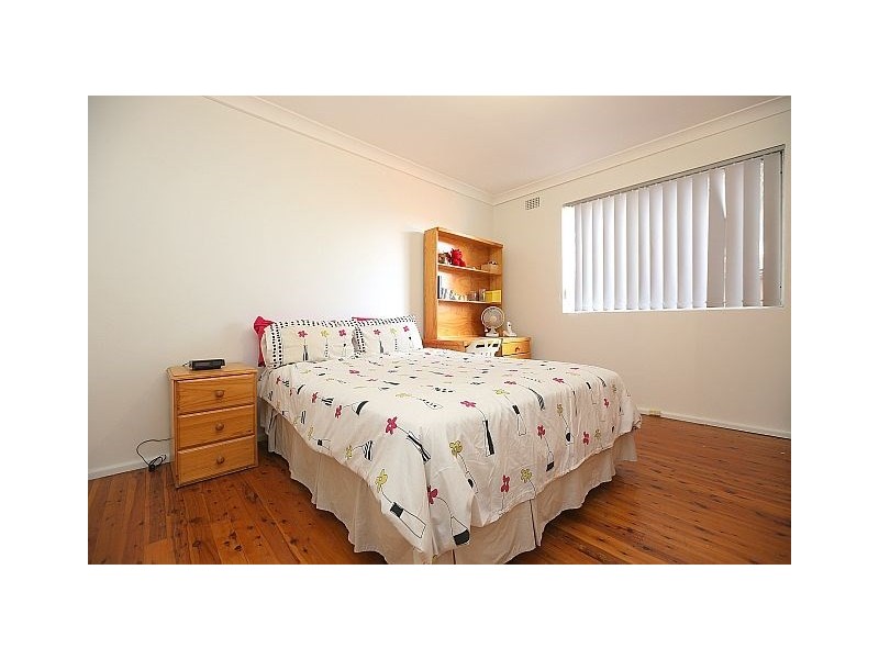 4 Arana Close, Georges Hall NSW 2198