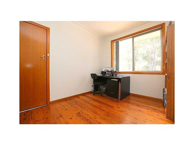 4 Arana Close, Georges Hall NSW 2198