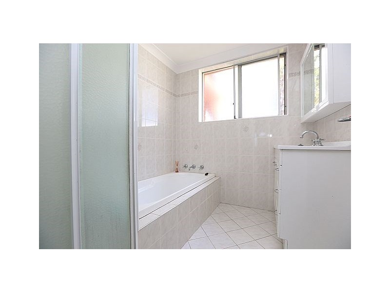 4 Arana Close, Georges Hall NSW 2198