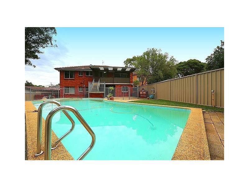 4 Arana Close, Georges Hall NSW 2198