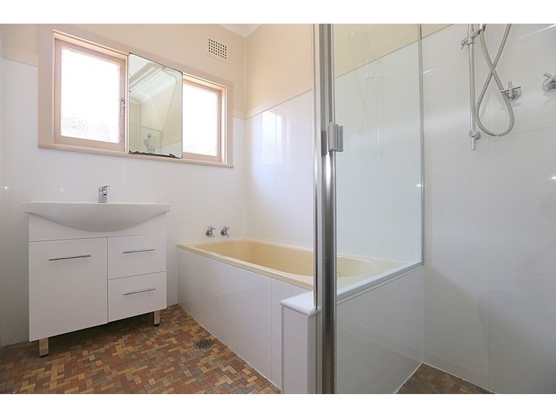 40 Haig Avenue, Georges Hall NSW 2198