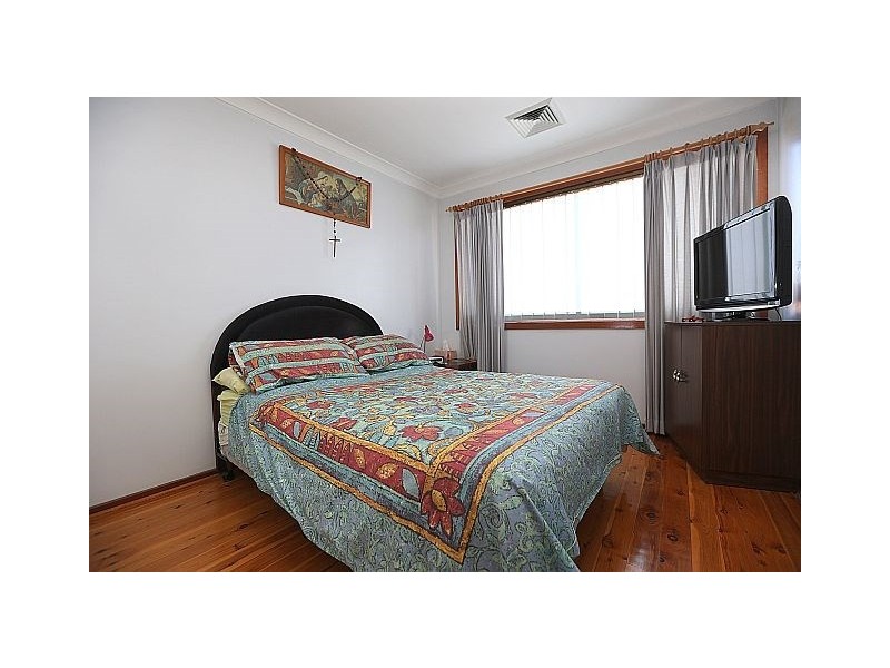 4 Cherie Place, Bass Hill NSW 2197