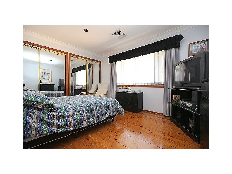 4 Cherie Place, Bass Hill NSW 2197